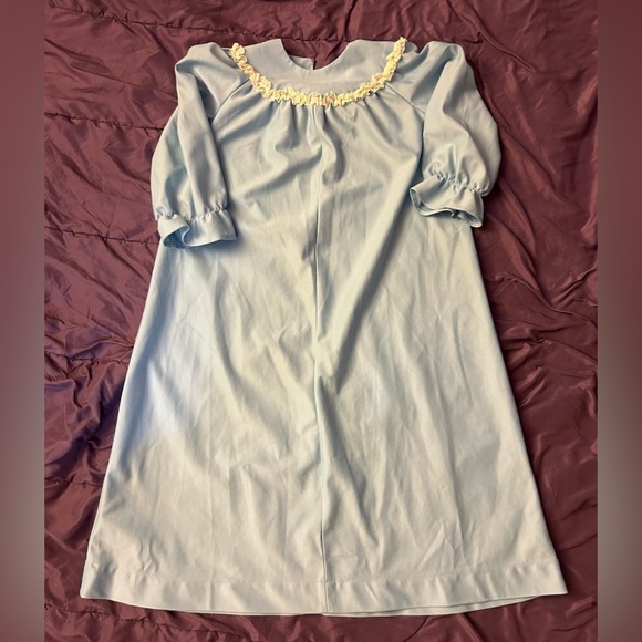 Vintage night gown blue looks to be hand made size is as shown beautiful piece - Picture 5 of 5